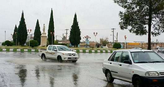 اواخر روز پنجشنبه احتمال بارش باران در زرند وجود دارد