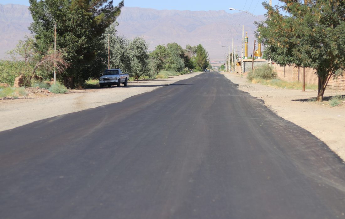 از مطالبه گری تا آسفالت جاده روستاهای احمدآباد و عزیزآباد زرند